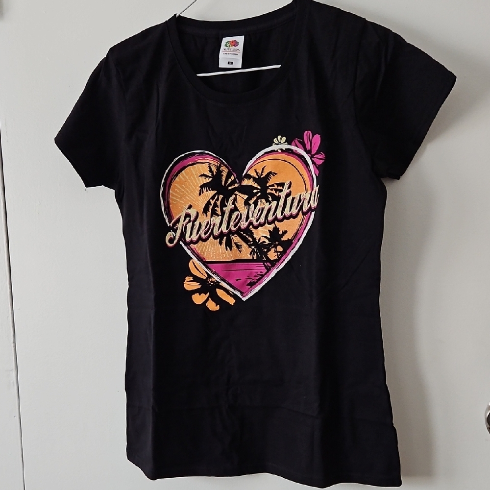 Fuertoventura Cannary Islands Black Tshirt Juniors M NWOT